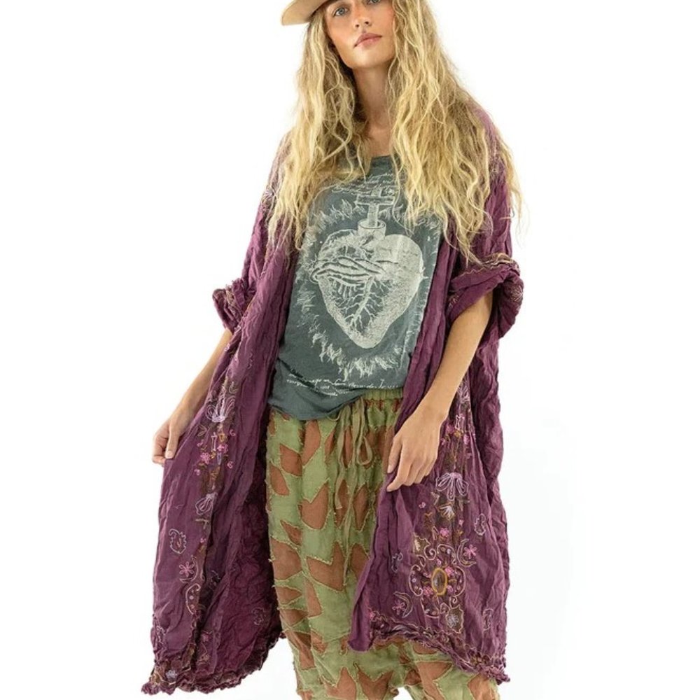 Magnolia Pearl embroidered Belinay Kimono